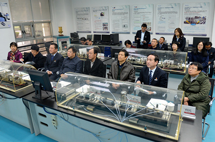 ���Ÿ��������ͬ���˴�ƾ�ί������Ӣ�Ź���ί����������һ�и��¹ļ��Ž��е���