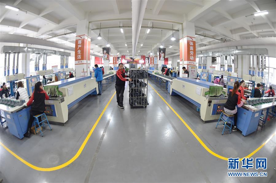 ���»�ȫýͷ����׳�����������ܽ���ʱ�ڡ�����ף����ʢ��40�ꡤͼ�Ļ�������4����Ϊȫ���� ��ƴ�Ż�Ӯ�������������顱����¼ 